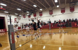 Crestwood Volleyball Rebounds to Sweep Cardinal