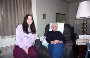 Cardinal senior forms bond with an unusual friend