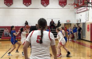 Red Devil girls basketball hits stride to trump Ravens