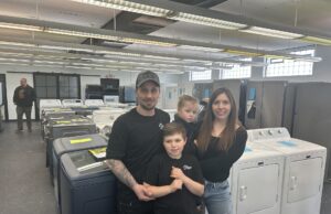 Your Home Outlet & Luxy Links holds grand opening