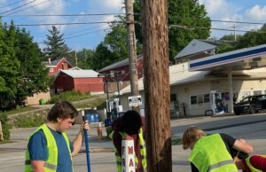 Crestwood Students Clean-up Mantua