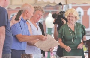 Garrettsville opens its 100-year-old time capsule