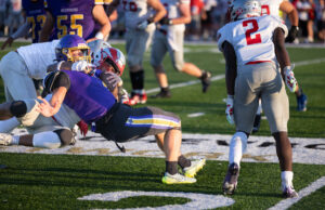 Badgers football unravels late in loss against Hawks