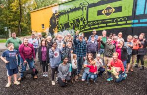 Community Celebrates New Mural
