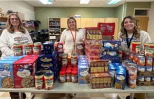 Food Pantry Fills Need at Newton Falls Elementary School Photos courtesy of Principal Lori Witt, Newton Falls Elementary School.