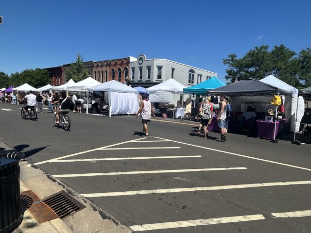 The annual ART of Main Festival took place in downtown Ravenna last Saturday afternoon, reaching its 10th anniversary - Photo by Daniel Sherriff